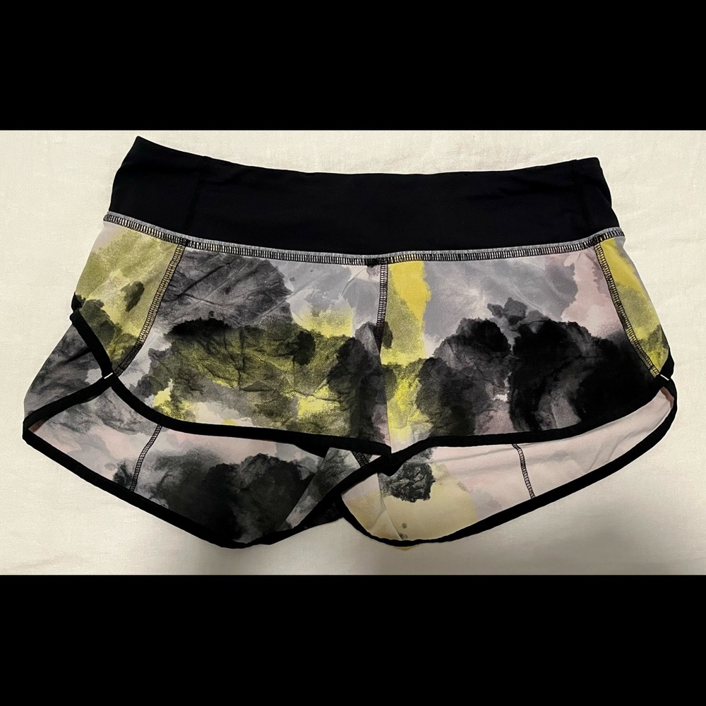 Lululemon 4 way speed shorts Size 6